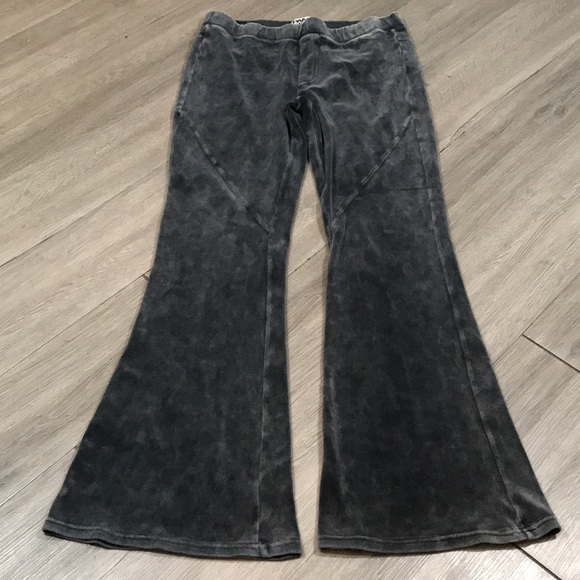 Pam & Gela Gray Velour Flare Leg Pull-On Track Pants size L - Picture 2 of 9